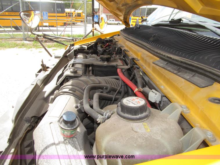 image for item D7454 2005 Ford Econoline E450 school bus