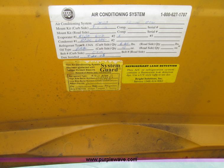 image for item D7454 2005 Ford Econoline E450 school bus