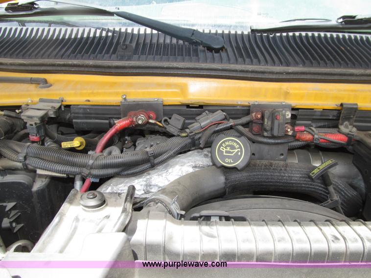 image for item D7454 2005 Ford Econoline E450 school bus