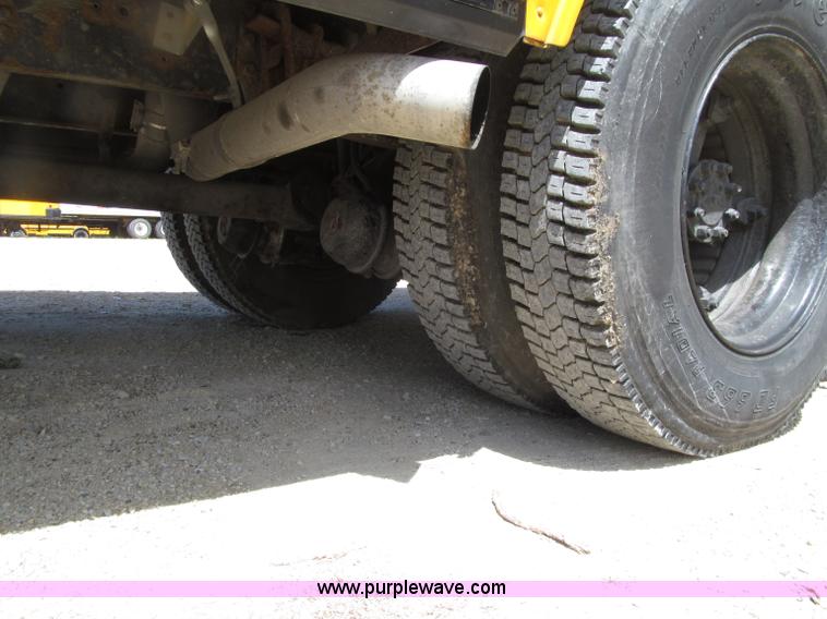 image for item D7457 1998 International 3800 Thomas school bus