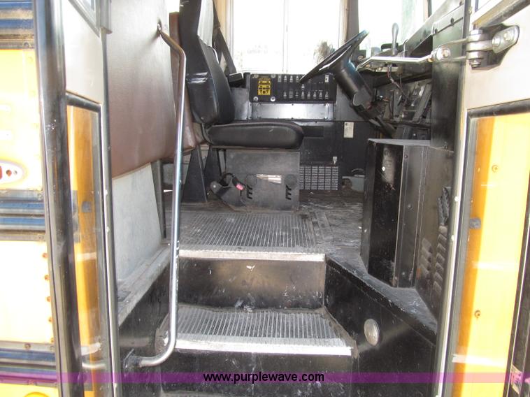 image for item D7457 1998 International 3800 Thomas school bus