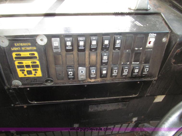 image for item D7457 1998 International 3800 Thomas school bus