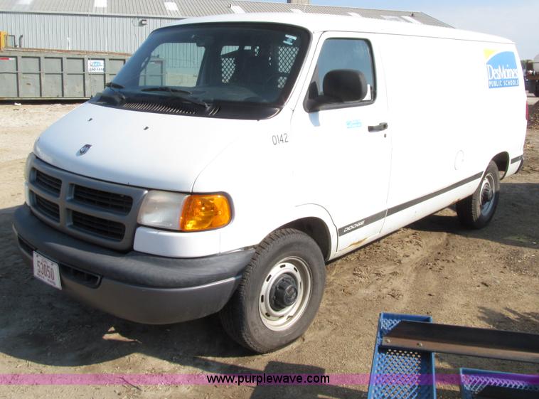 image for item E4554 2001 Dodge Ram Van 2500 van