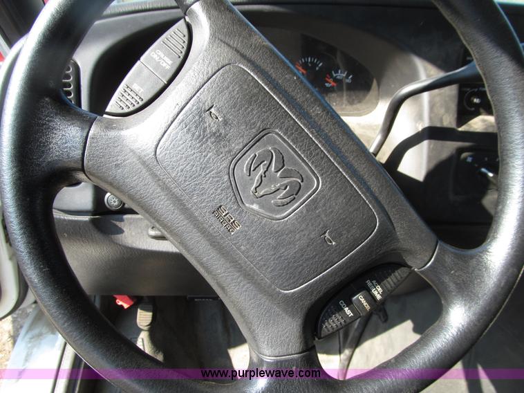 image for item E4554 2001 Dodge Ram Van 2500 van