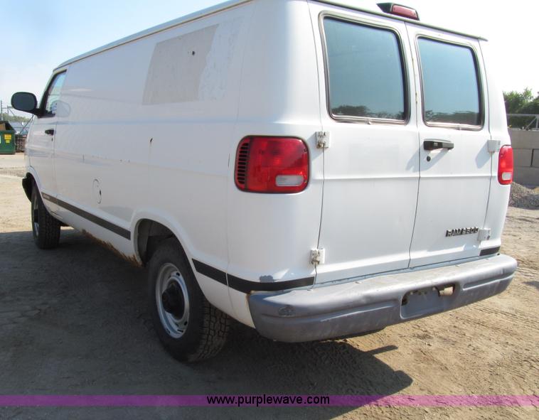 image for item E4555 2001 Dodge Ram Van 2500 van