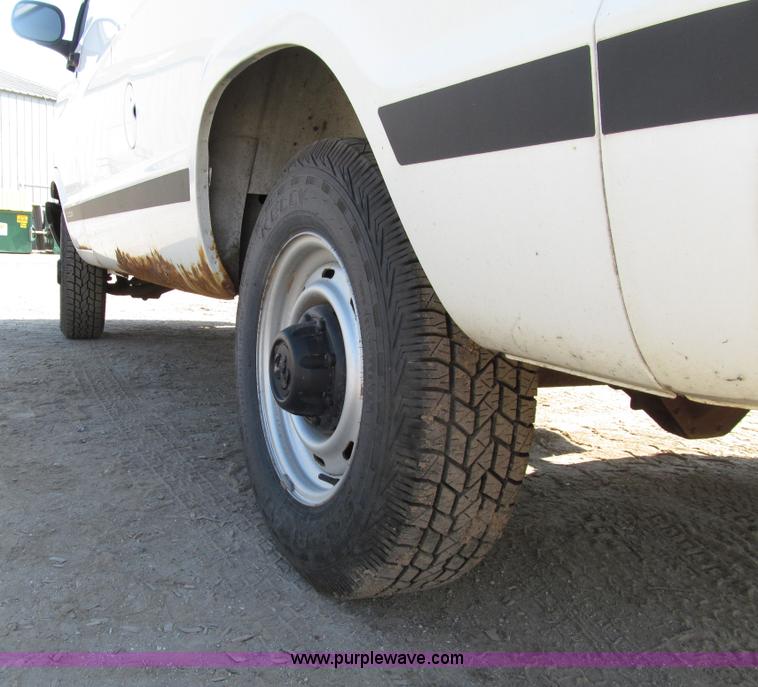 image for item E4555 2001 Dodge Ram Van 2500 van