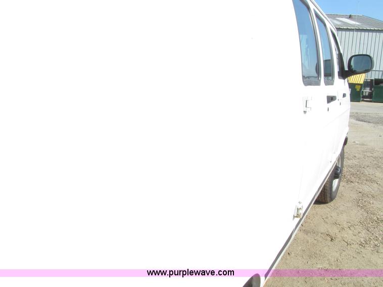 image for item E4555 2001 Dodge Ram Van 2500 van