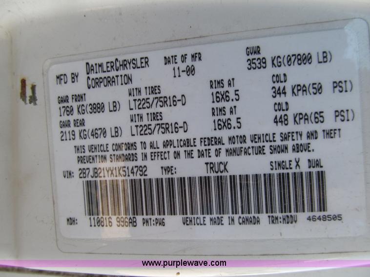 image for item E4555 2001 Dodge Ram Van 2500 van