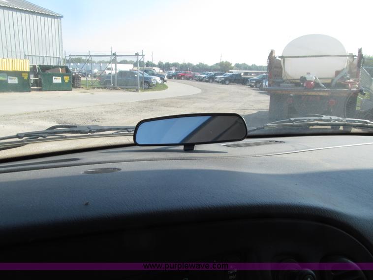 image for item E4555 2001 Dodge Ram Van 2500 van