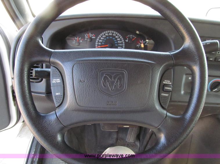 image for item E4555 2001 Dodge Ram Van 2500 van