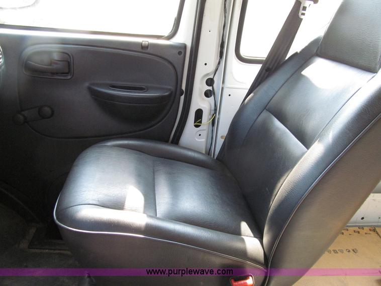 image for item E4555 2001 Dodge Ram Van 2500 van