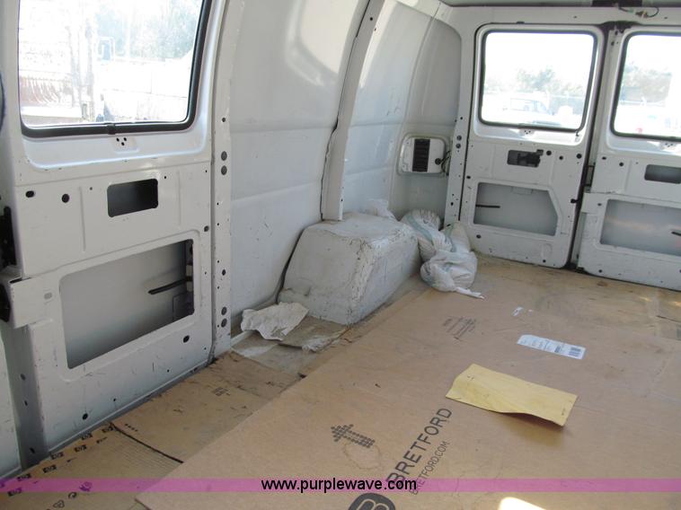 image for item E4555 2001 Dodge Ram Van 2500 van