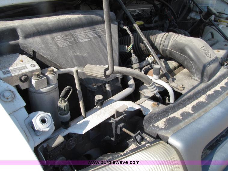 image for item E4555 2001 Dodge Ram Van 2500 van