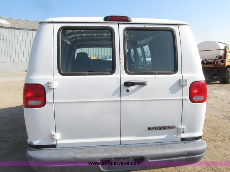 image for item E4555 2001 Dodge Ram Van 2500 van