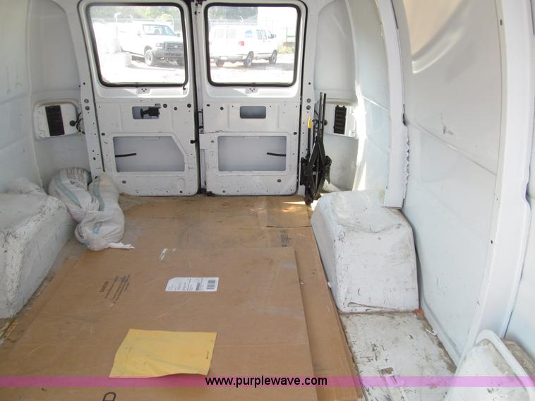 image for item E4555 2001 Dodge Ram Van 2500 van