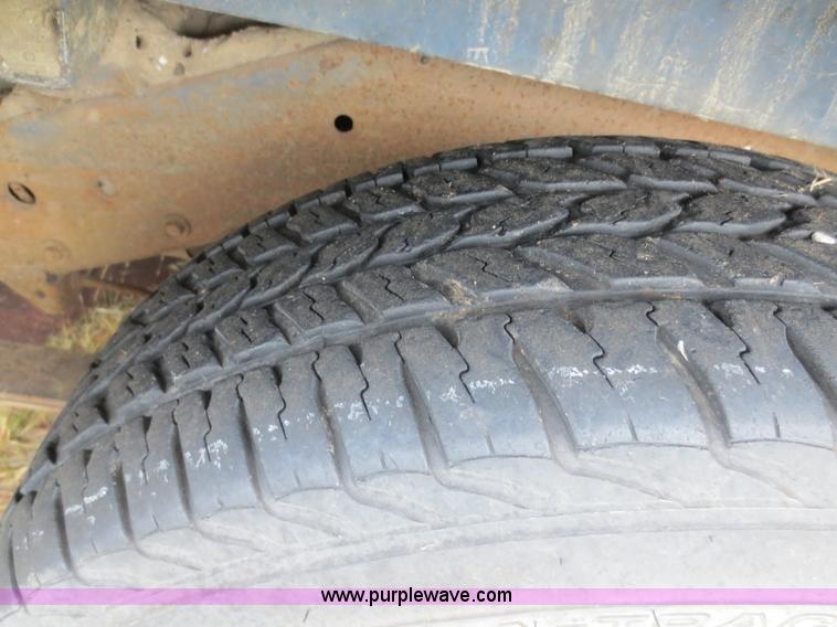 image for item F6678 1993 Dodge Dakota Club Cab pickup truck