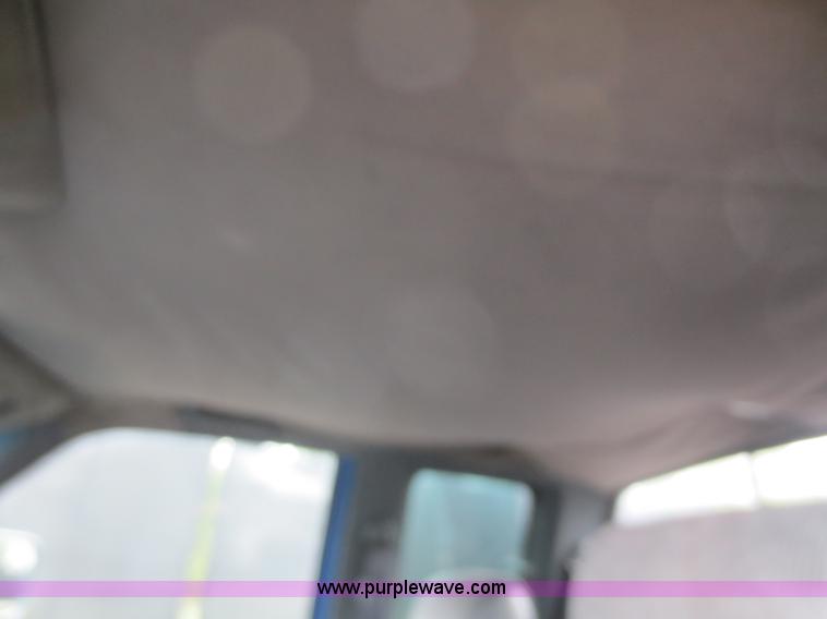 image for item F6678 1993 Dodge Dakota Club Cab pickup truck