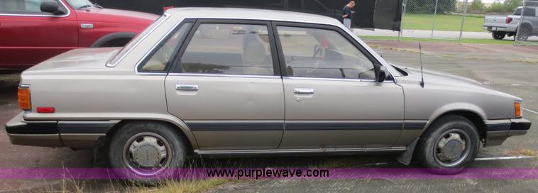 image for item F6680 1986 Toyota Camry LE