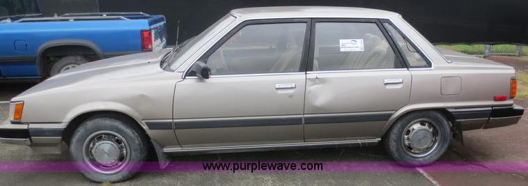 image for item F6680 1986 Toyota Camry LE