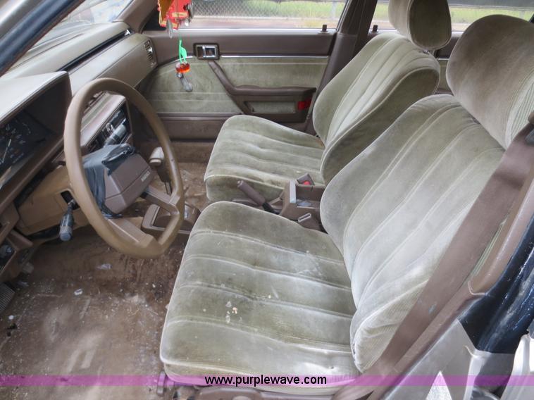 image for item F6680 1986 Toyota Camry LE