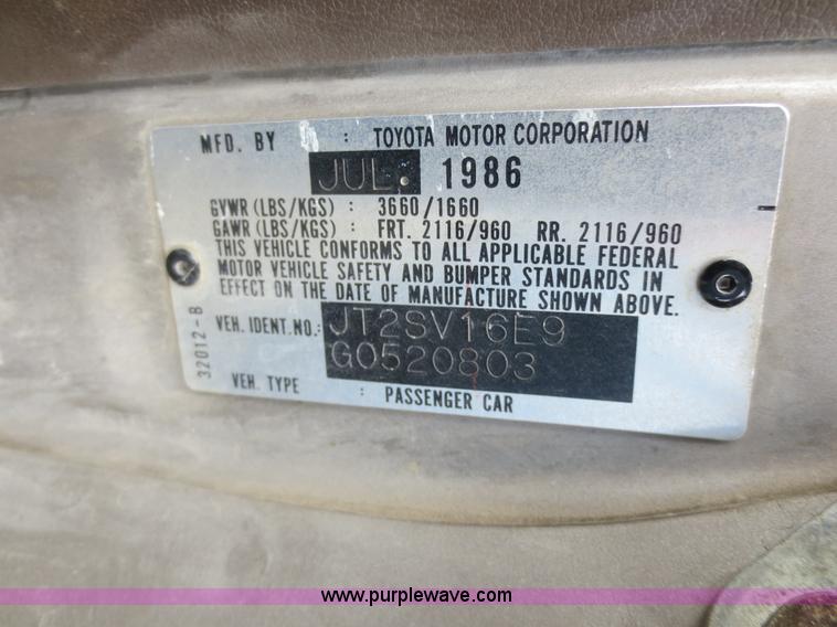 image for item F6680 1986 Toyota Camry LE