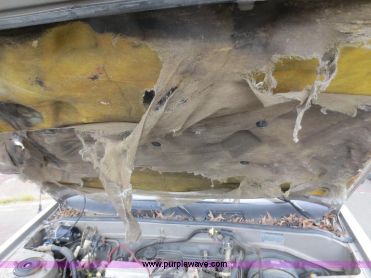 image for item F6680 1986 Toyota Camry LE