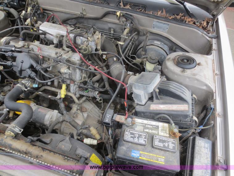 image for item F6680 1986 Toyota Camry LE