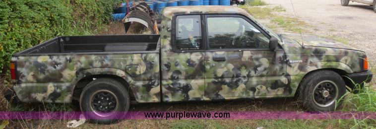 image for item F6681 1990 Mazda B2200 Cab Plus pickup truck