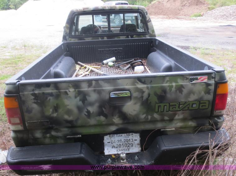 image for item F6681 1990 Mazda B2200 Cab Plus pickup truck