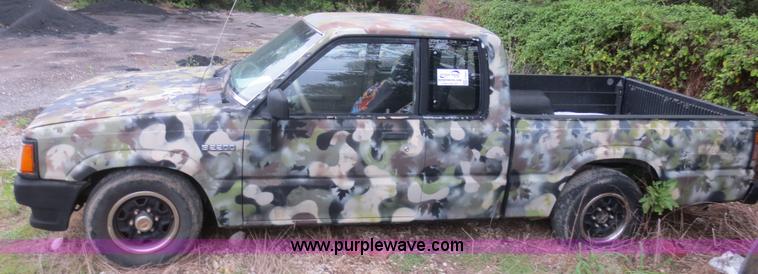 image for item F6681 1990 Mazda B2200 Cab Plus pickup truck