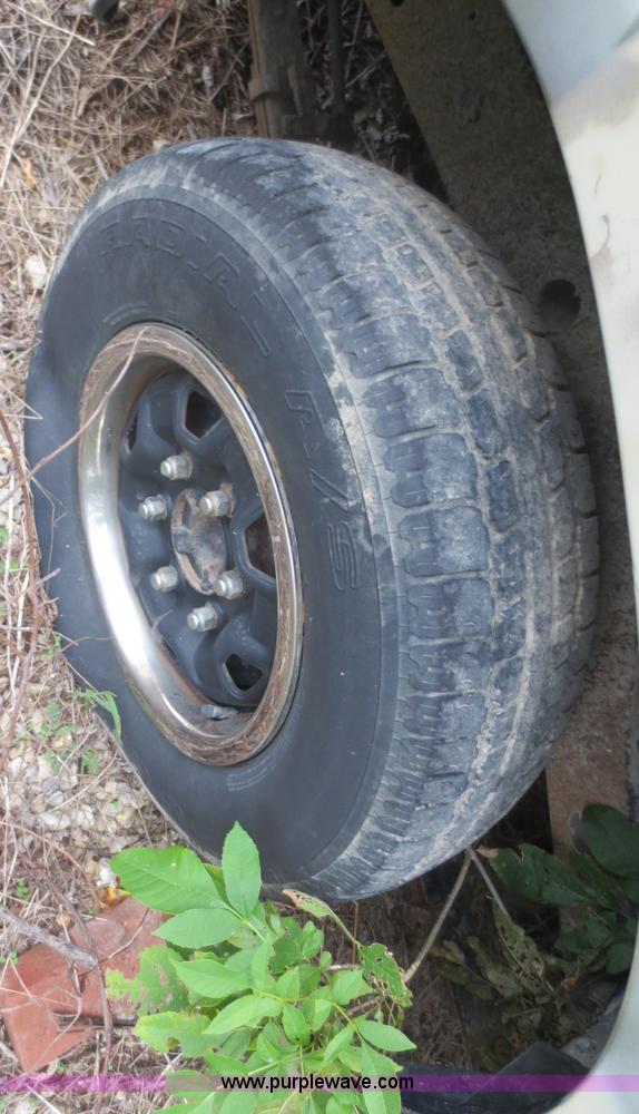 image for item F6681 1990 Mazda B2200 Cab Plus pickup truck