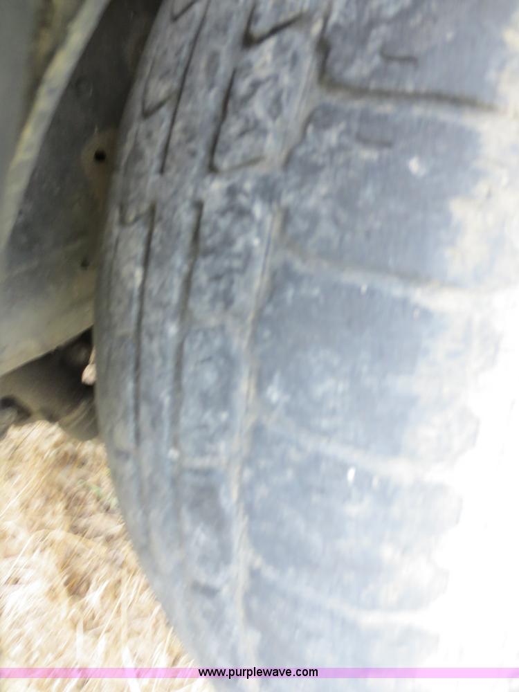 image for item F6681 1990 Mazda B2200 Cab Plus pickup truck