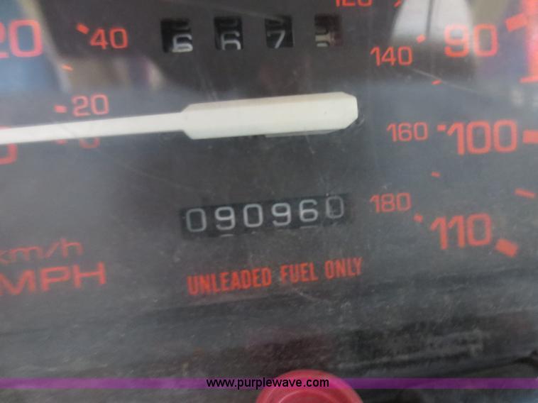 image for item F6681 1990 Mazda B2200 Cab Plus pickup truck