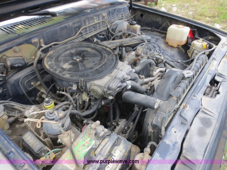 image for item F6681 1990 Mazda B2200 Cab Plus pickup truck