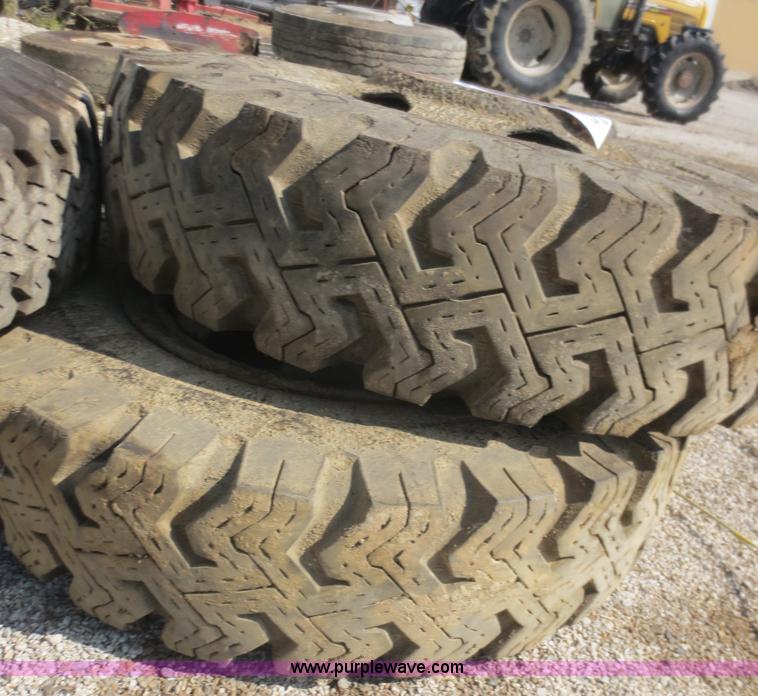 image for item F6683 Assorted tires and wheels