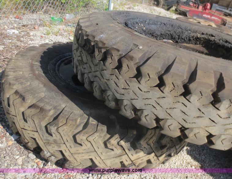image for item F6683 Assorted tires and wheels