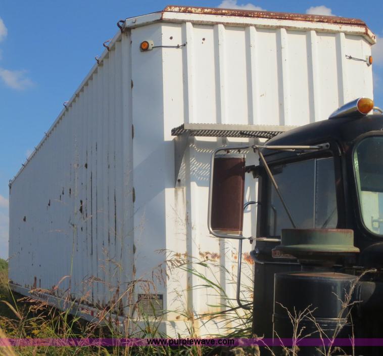 image for item F6685 1994 Wilkens 44' walking floor trailer