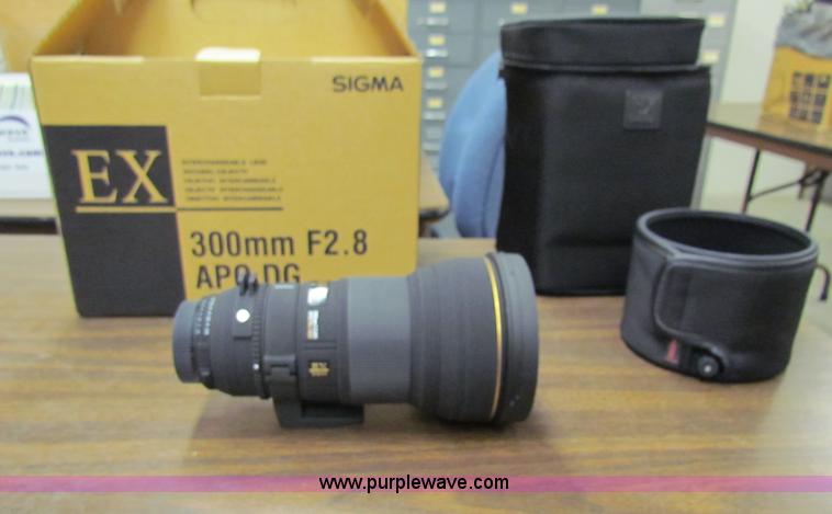 image for item G4213 Sigma F2.8 AP0 DG camera lense