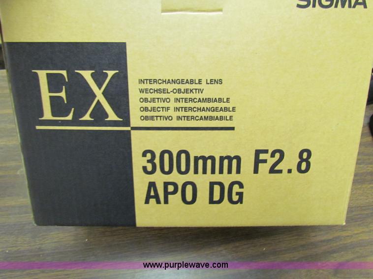 image for item G4213 Sigma F2.8 AP0 DG camera lense