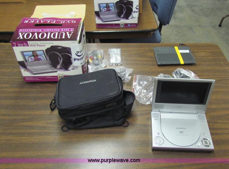 image for item G4215 Audiovox 7" LCD CD/MP3/DVD player