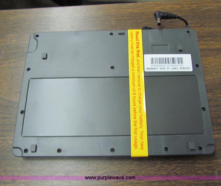 image for item G4215 Audiovox 7" LCD CD/MP3/DVD player