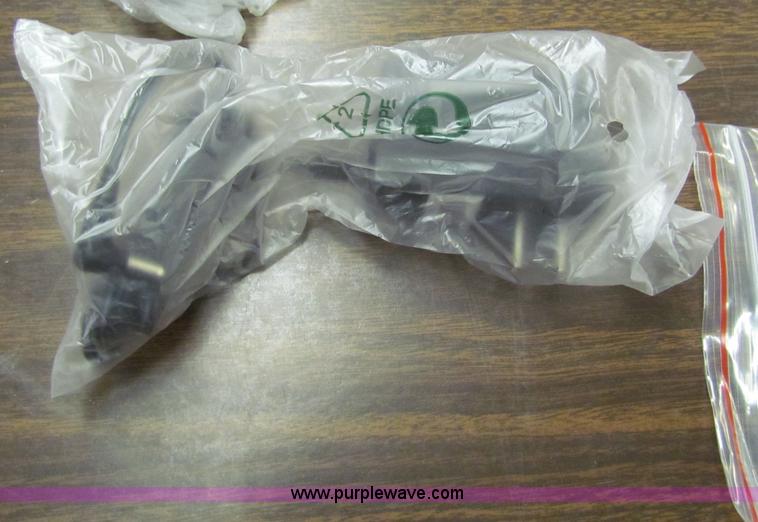 image for item G4215 Audiovox 7" LCD CD/MP3/DVD player