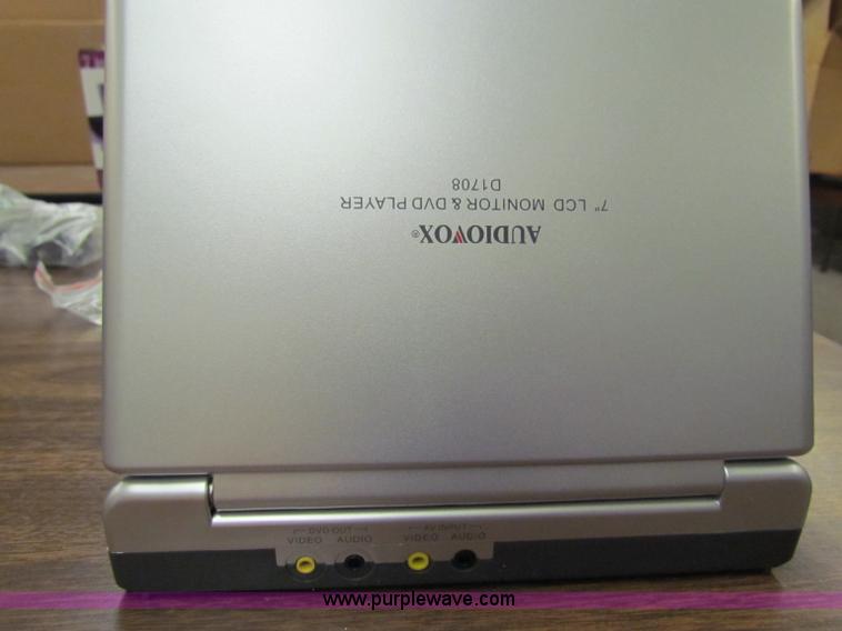 image for item G4215 Audiovox 7" LCD CD/MP3/DVD player