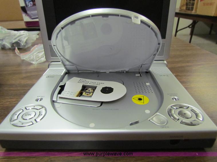 image for item G4215 Audiovox 7" LCD CD/MP3/DVD player