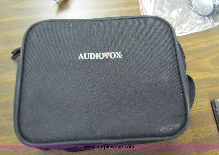 image for item G4215 Audiovox 7" LCD CD/MP3/DVD player