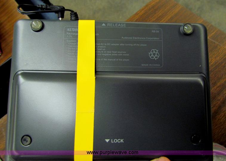 image for item G4215 Audiovox 7" LCD CD/MP3/DVD player