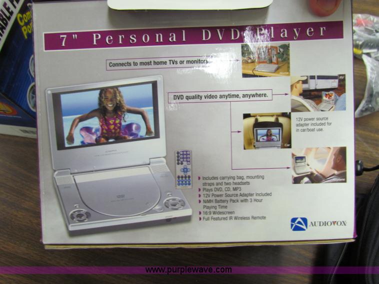 image for item G4215 Audiovox 7" LCD CD/MP3/DVD player