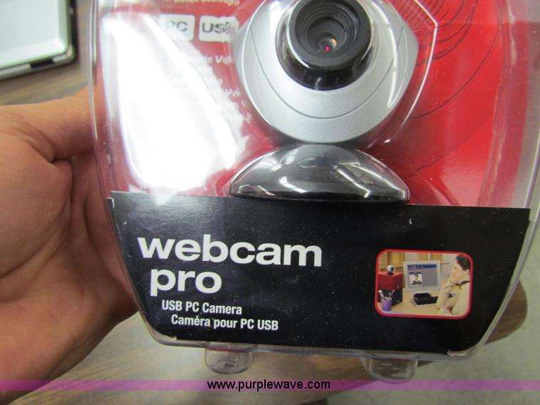 image for item G4219 Mustek PL510T portable DVD player