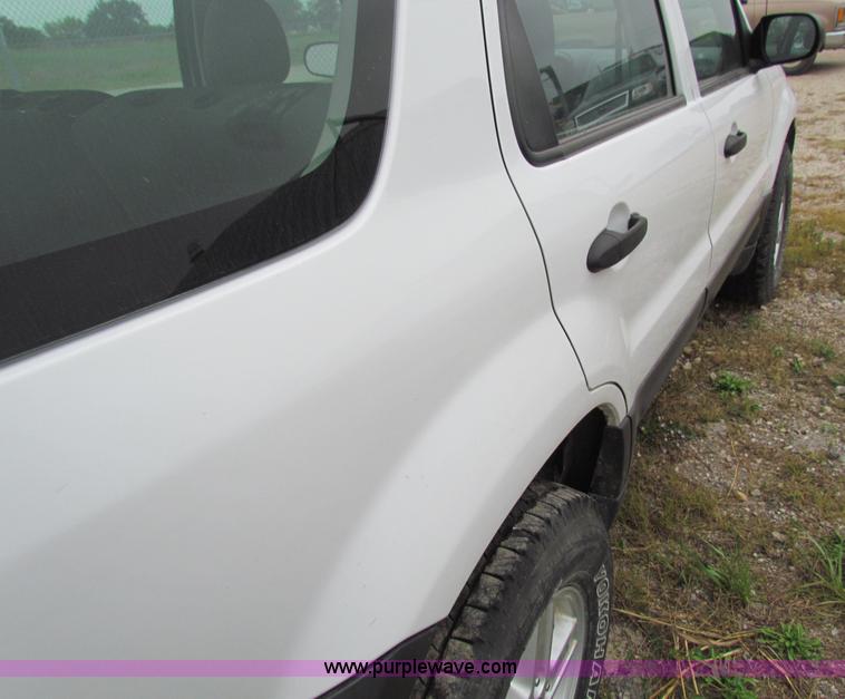 image for item G4221 2006 Ford Escape XLS