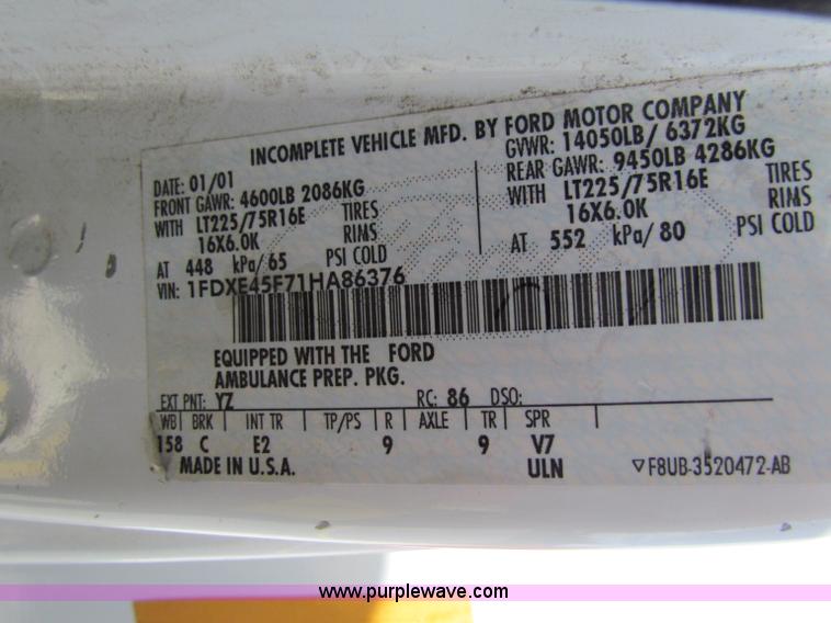 image for item G4253 2001 Ford ambulance